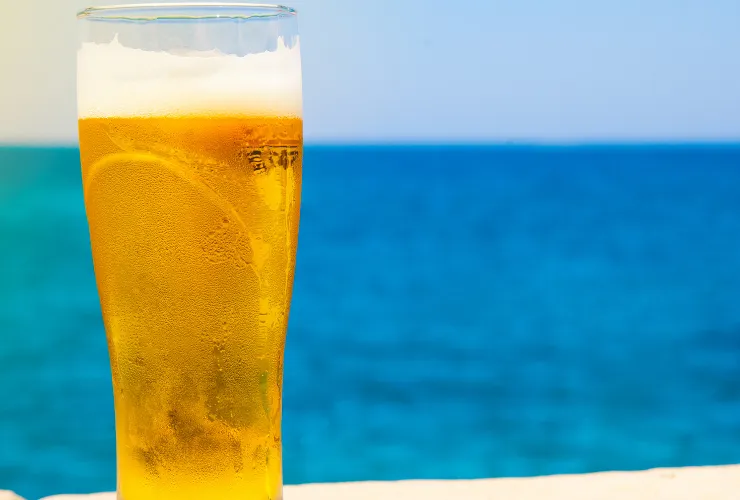 海とビール